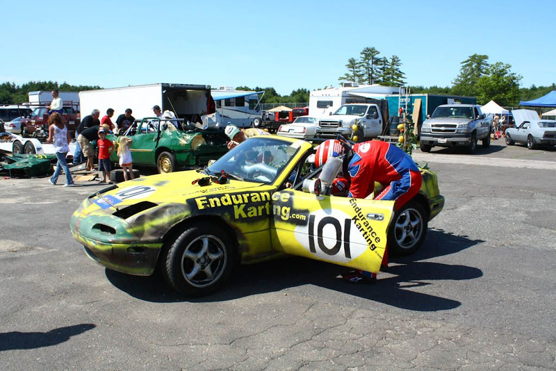 Illustration for article titled The 24 Hours Of LeMons New England 2009 Über Gallery, Part 1